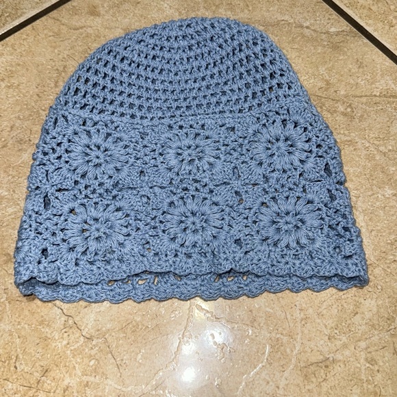 Hand Woven Hollowed-Out hat Stylish and Charming Flower Beanie - Picture 7 of 7